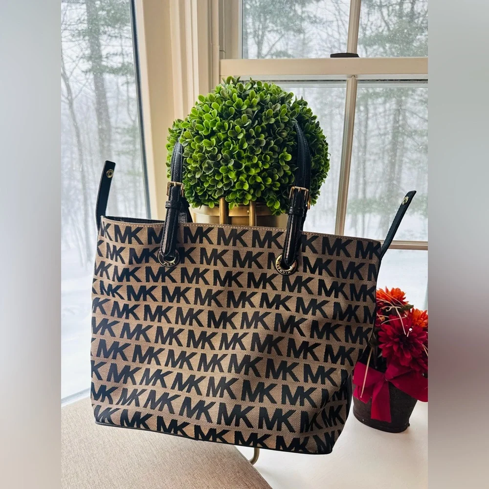 Michael Kors Signature Black and Tan Tote - Picture 3 of 10